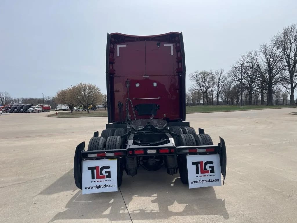 2023 Peterbilt 579 in Springfield, MO — photo 4