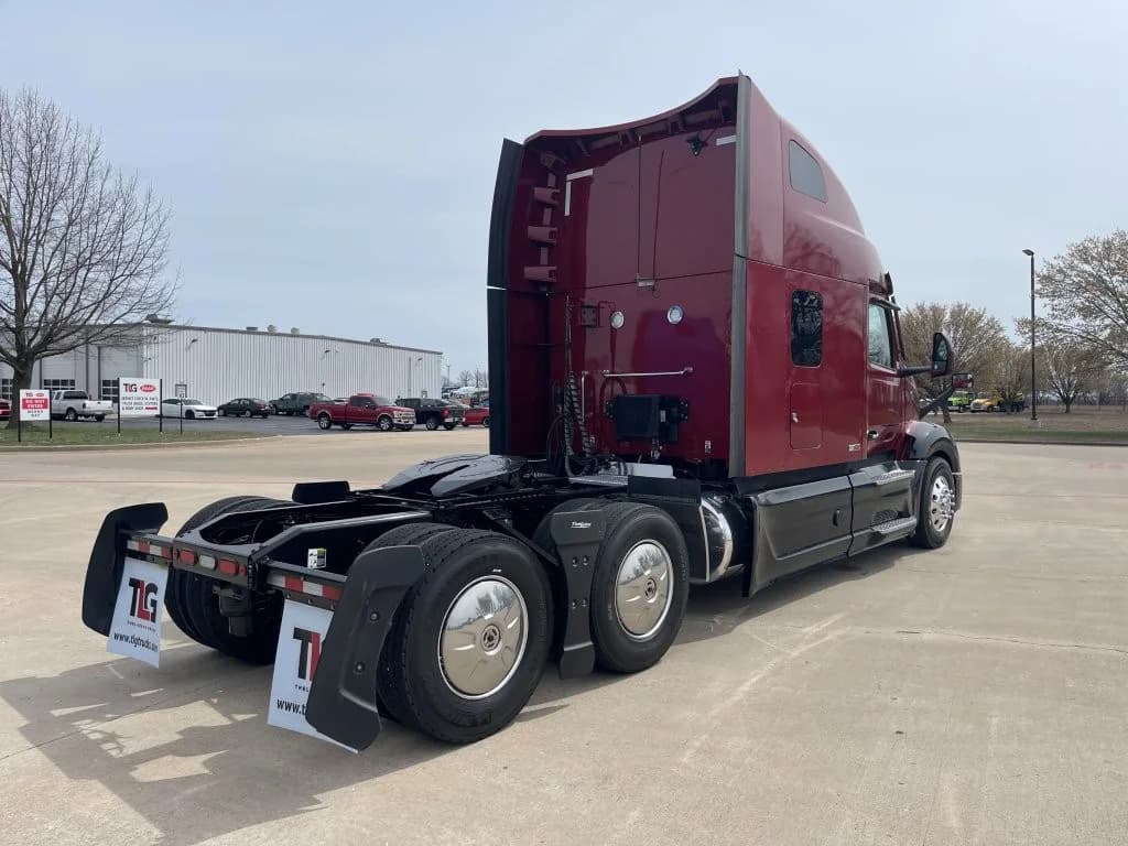 2023 Peterbilt 579 in Springfield, MO — photo 5