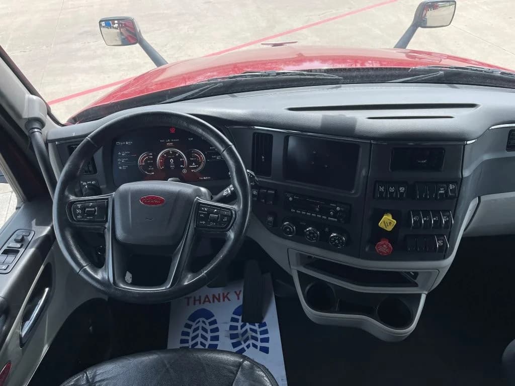 2023 Peterbilt 579 in Springfield, MO — photo 12