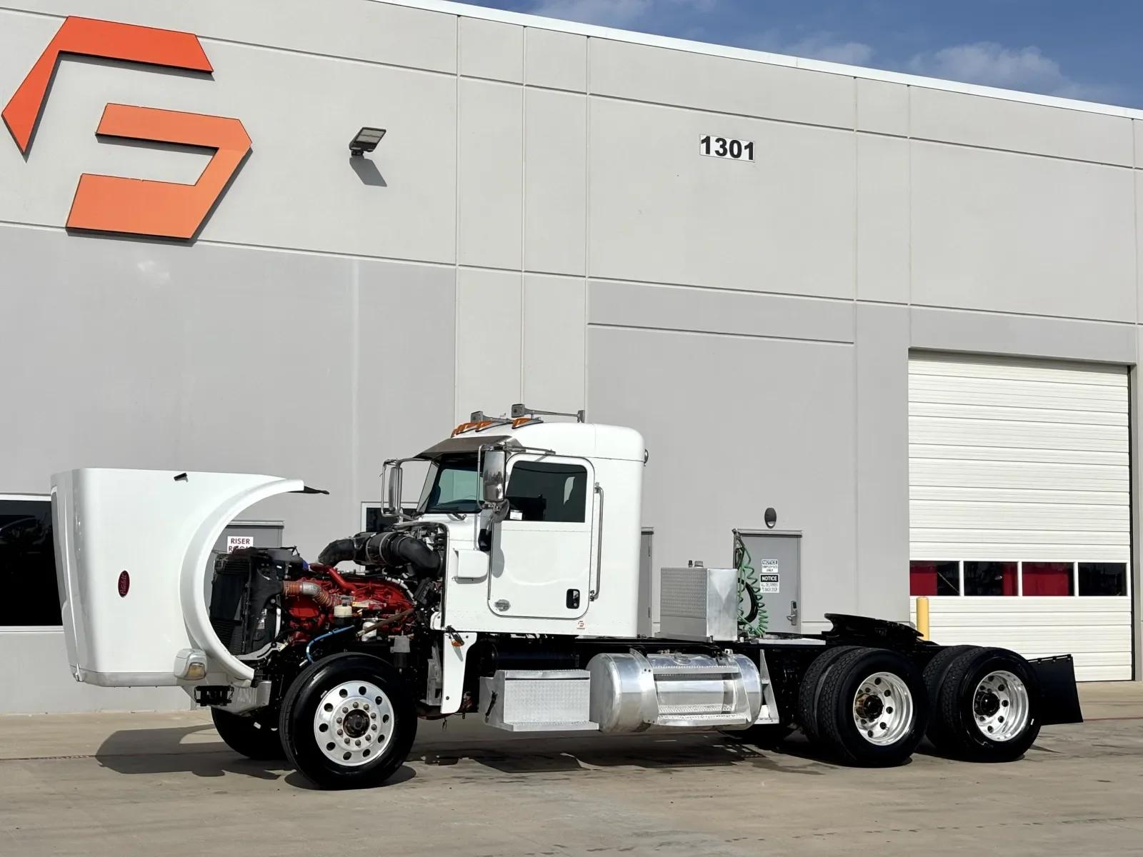 2015 Peterbilt 367 in Hutchins, TX — photo 10
