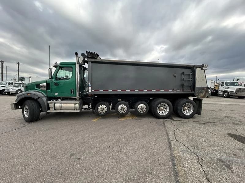 2022 Western Star 49X in Cincinnati, OH — photo 2