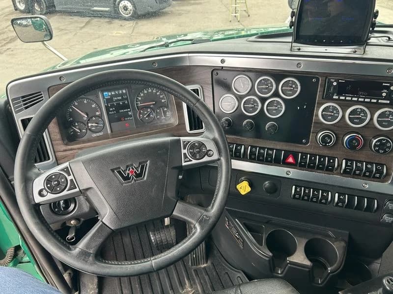 2022 Western Star 49X in Cincinnati, OH — photo 8