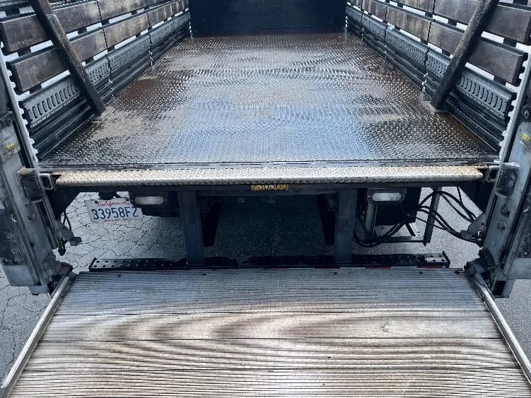2019 Freightliner M2 106 in Torrance, CA — photo 10