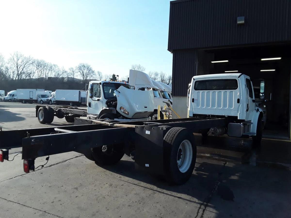 2020 Freightliner M2 106 in Kansas City, MO — photo 4