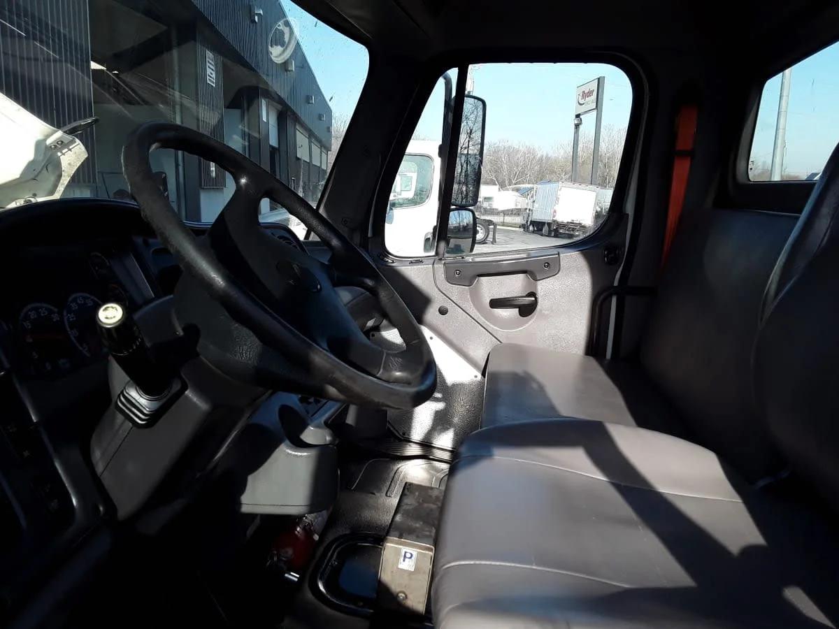 2020 Freightliner M2 106 in Kansas City, MO — photo 9