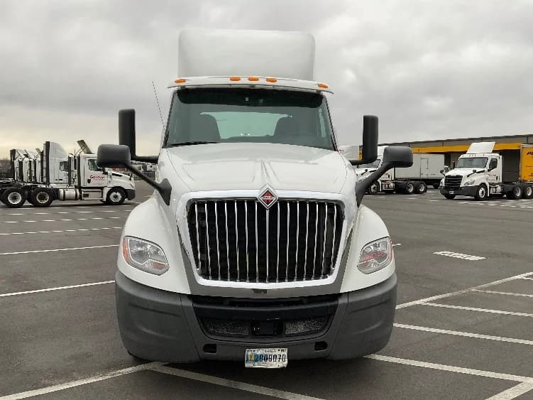2019 International LT in Concord, NC — photo 2