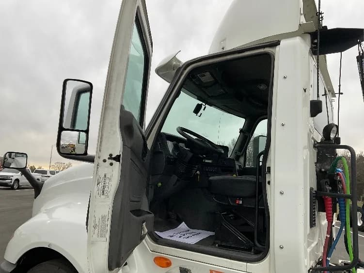 2019 International LT in Concord, NC — photo 9