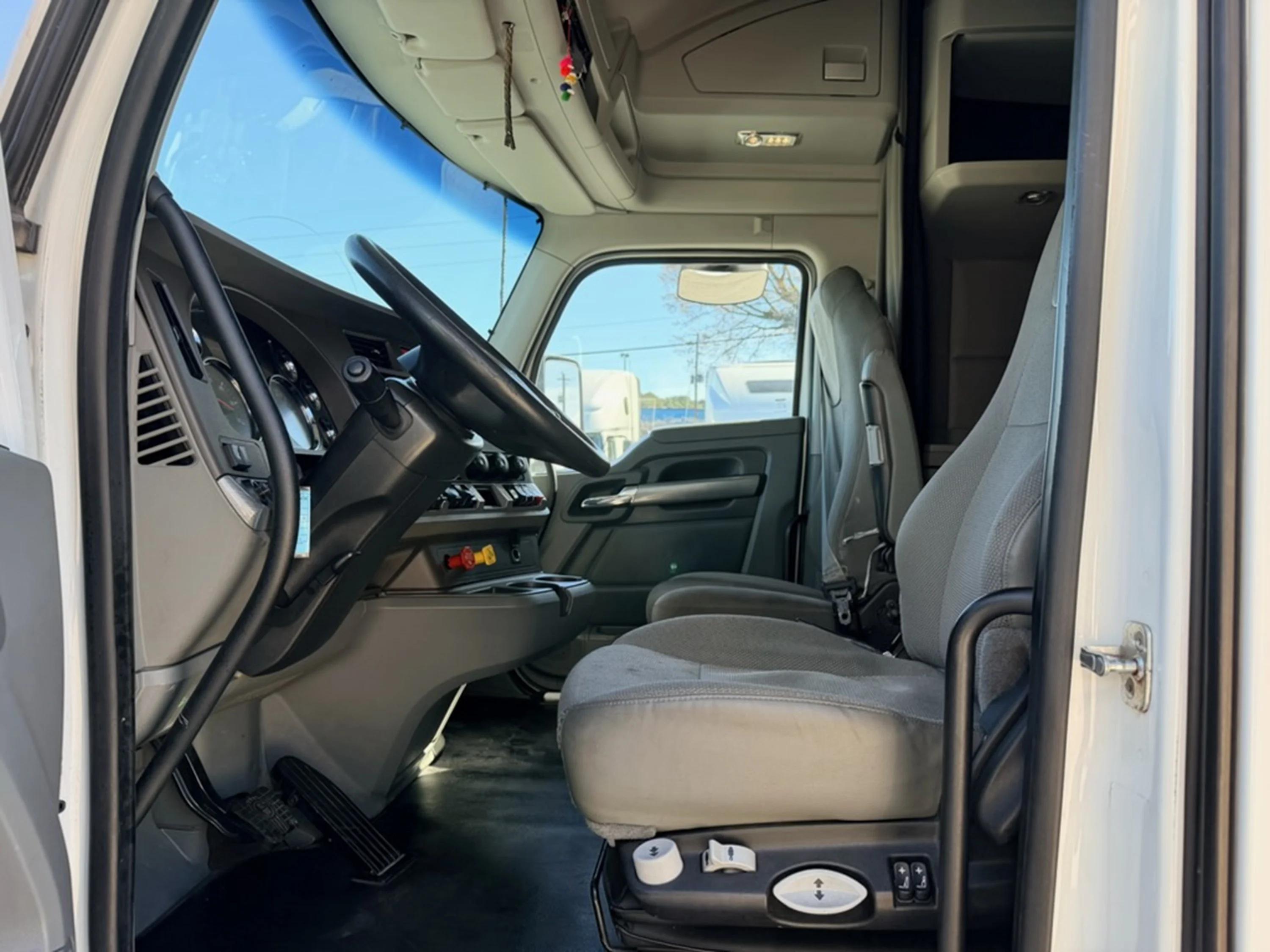 2019 Kenworth T680 in ATLANTA (700 & 703), GA — photo 8