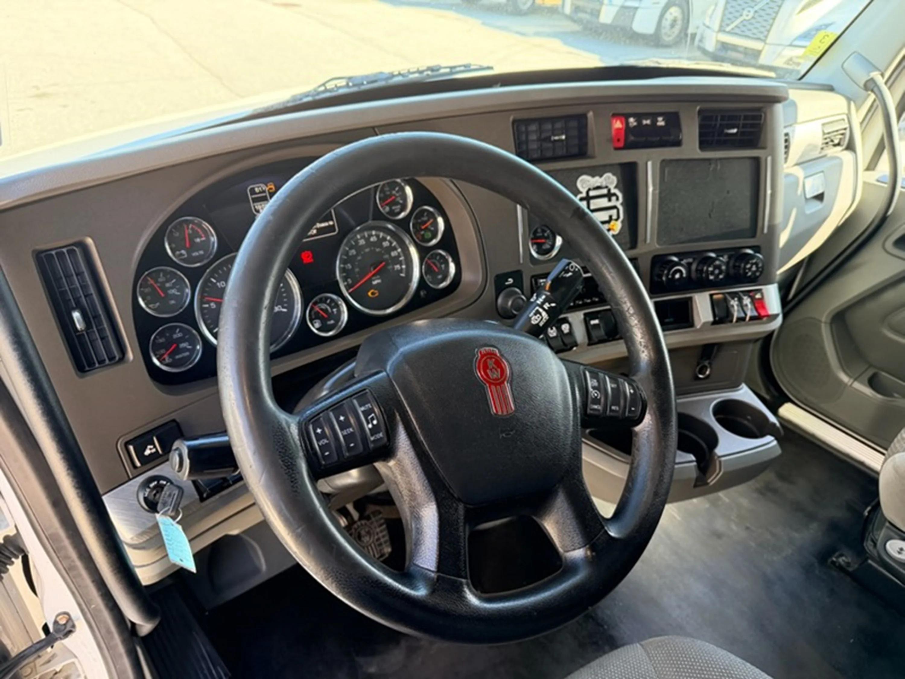 2019 Kenworth T680 in ATLANTA (700 & 703), GA — photo 9