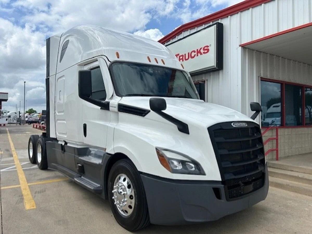 2024 Freightliner Cascadia — photo 6