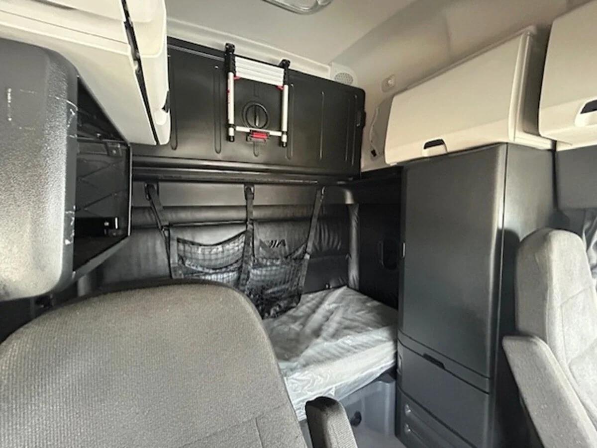 2024 Freightliner Cascadia — photo 16