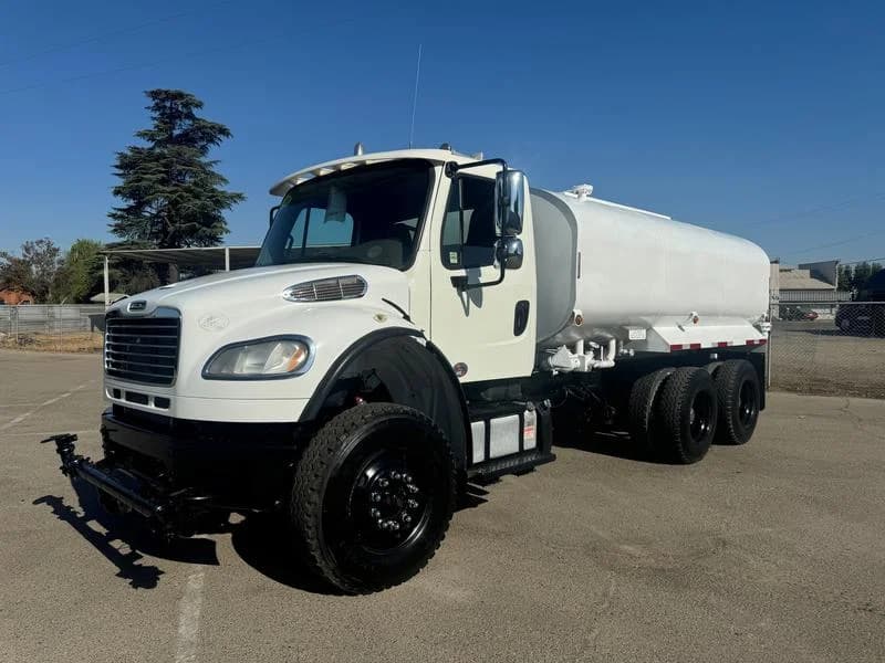2018 Freightliner M2 106