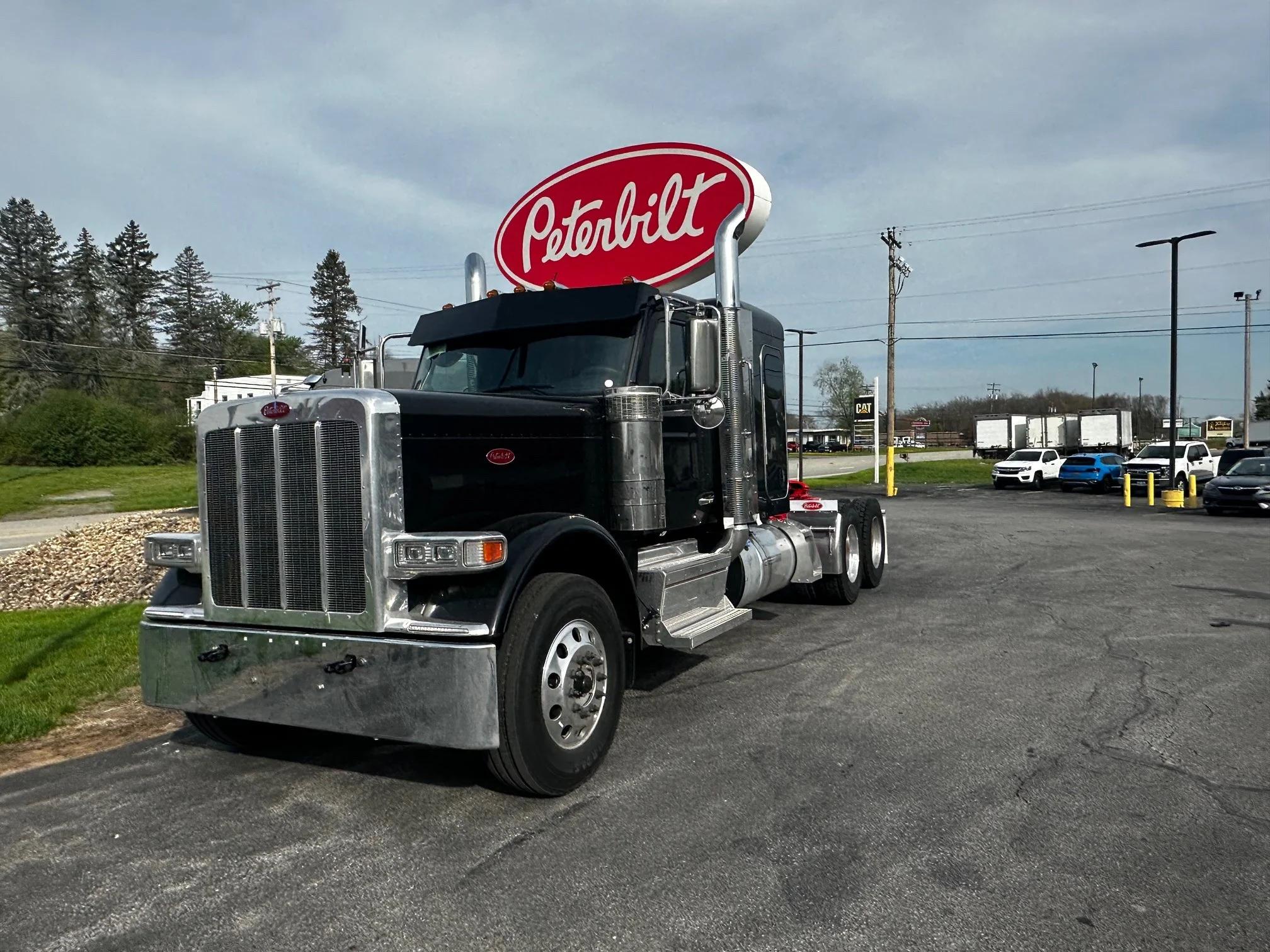 2027 Peterbilt 589