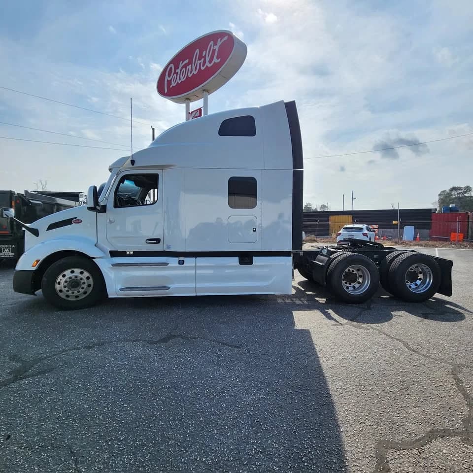 2023 Peterbilt 579 in Greensboro, NC — photo 15