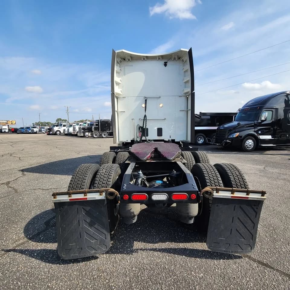 2023 Peterbilt 579 in Greensboro, NC — photo 16