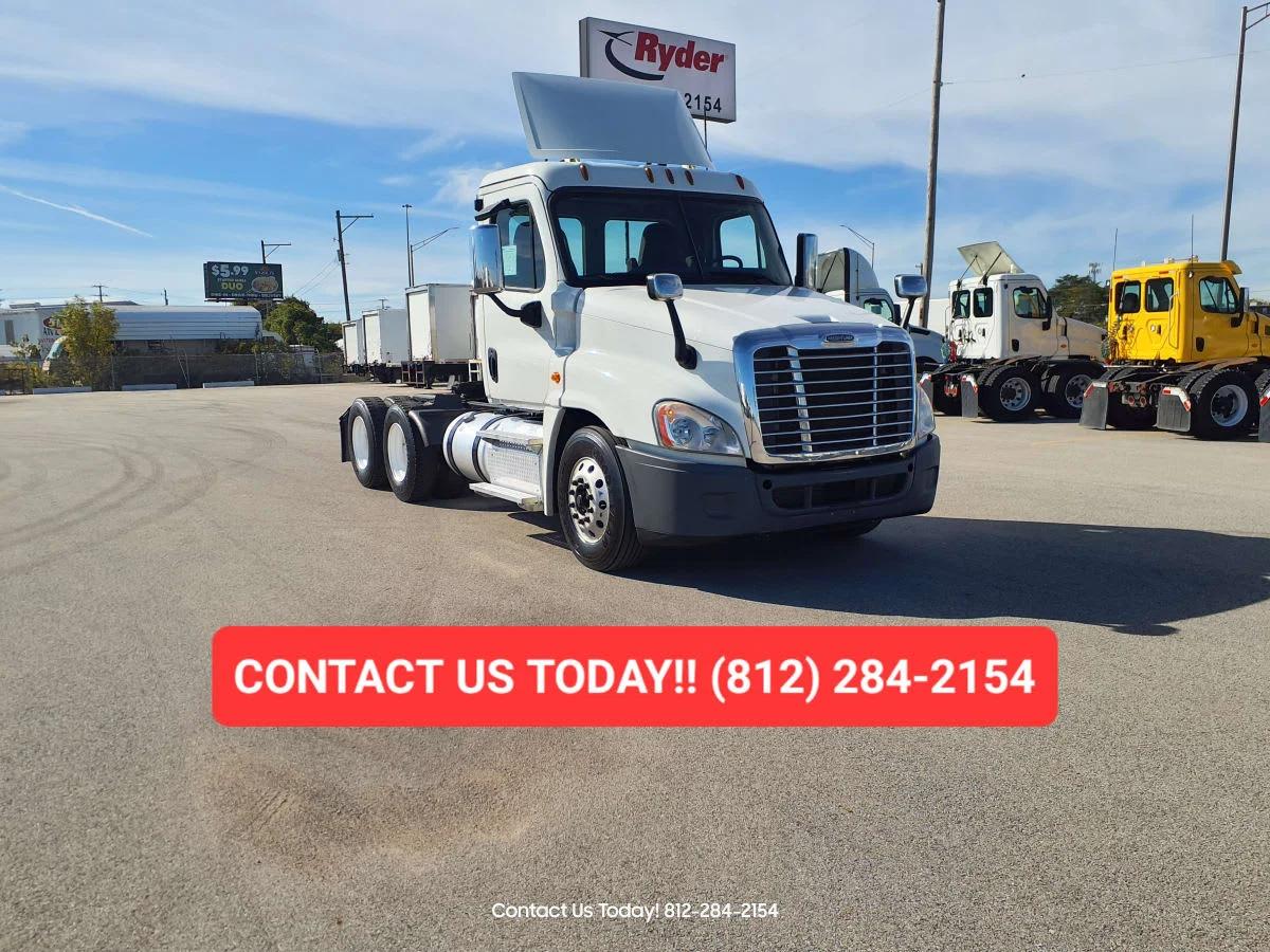 2019 Freightliner Cascadia in Clarksville, IN — photo 3