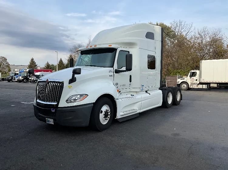 2020 International LT in Swedesboro, NJ — photo 3