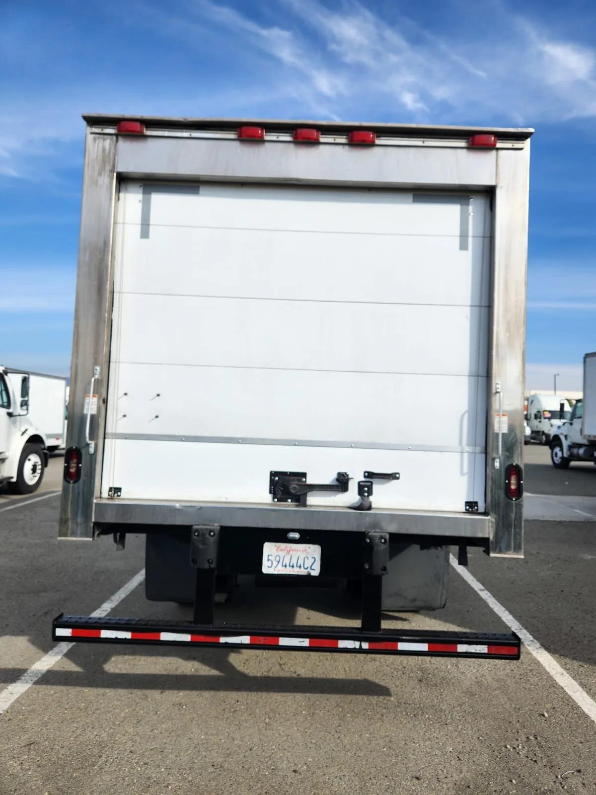 2017 Isuzu NRR in San Diego, CA — photo 5