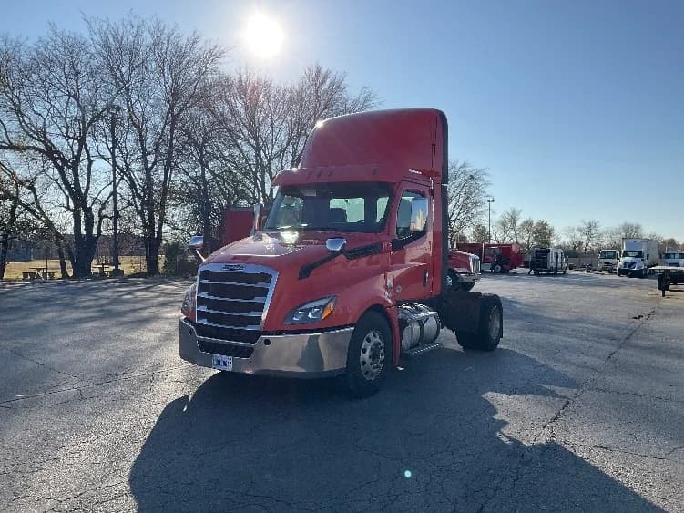 2019 Freightliner Cascadia in Oklahoma City, OK — photo 3