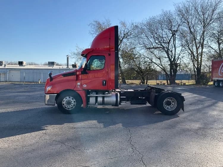 2019 Freightliner Cascadia in Oklahoma City, OK — photo 4