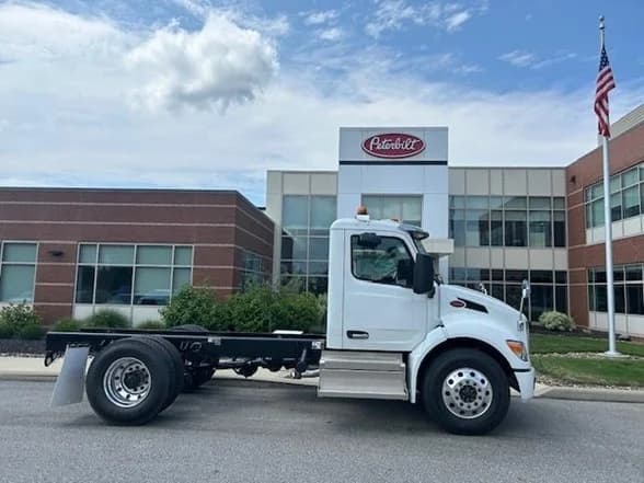 2025 Peterbilt 536 in Broadview Hts, OH