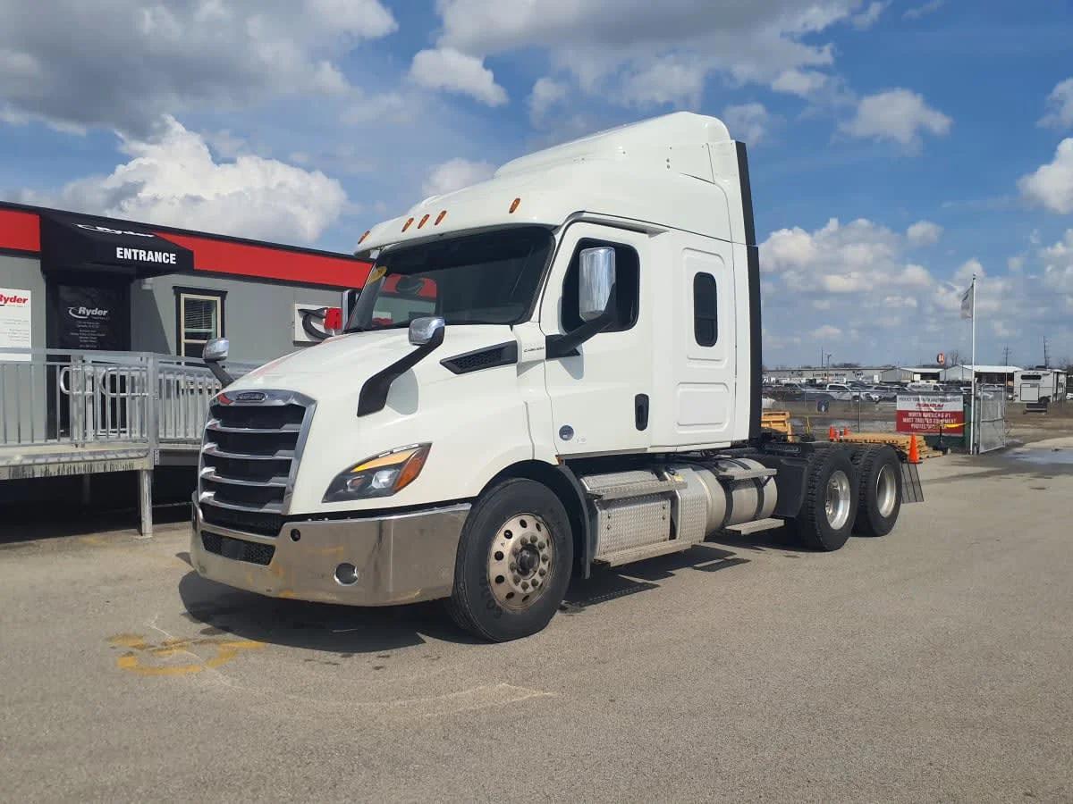 2020 Freightliner Cascadia in Clarksville, IN