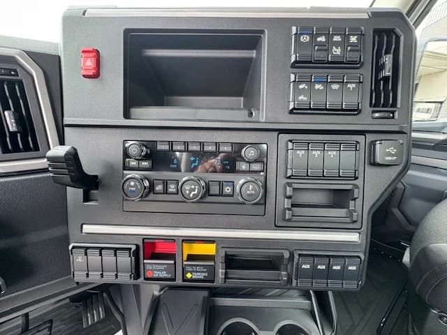 2027 Mack Anthem in Albuquerque, NM — photo 16