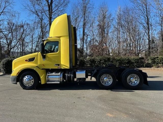 2021 Peterbilt 579 in Charlotte, NC — photo 9