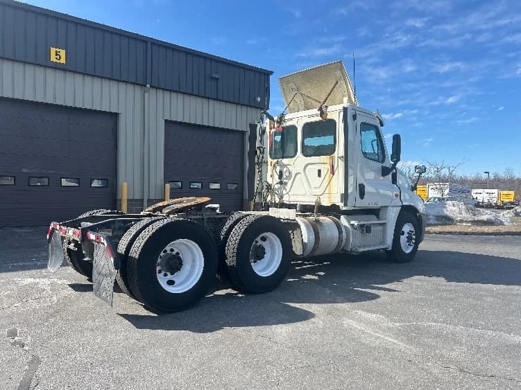 2018 Freightliner Cascadia in Londonderry, NH — photo 7