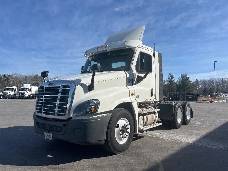 2018 Freightliner Cascadia in Londonderry, NH — photo 3