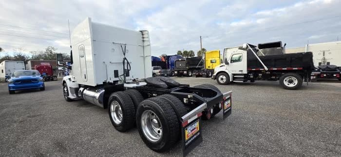 2022 Peterbilt 579 in Jacksonville, FL — photo 4
