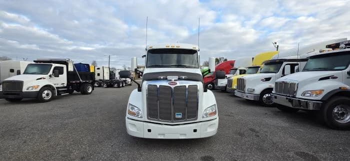 2022 Peterbilt 579 in Jacksonville, FL — photo 9