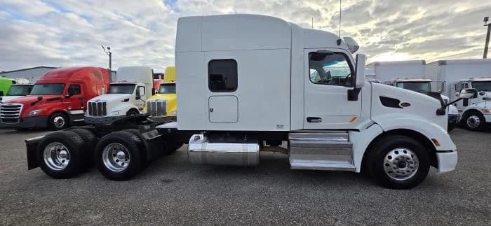 2022 Peterbilt 579 in Jacksonville, FL — photo 7