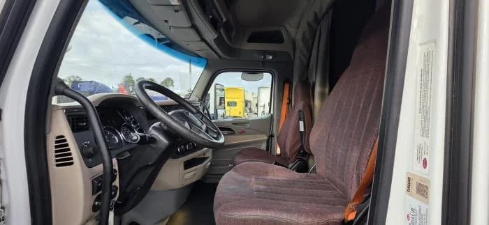 2022 Peterbilt 579 in Jacksonville, FL — photo 11