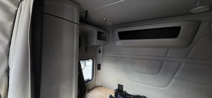 2022 Peterbilt 579 in Jacksonville, FL — photo 12