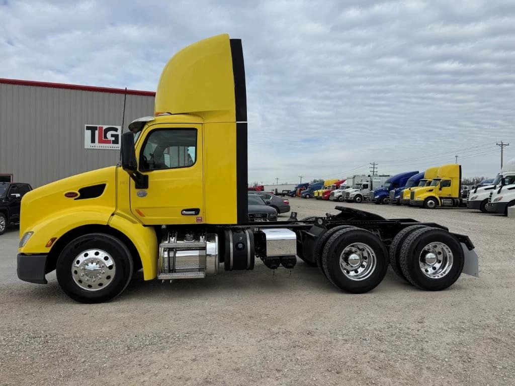 2021 Peterbilt 579 in Tallahassee, FL — photo 4