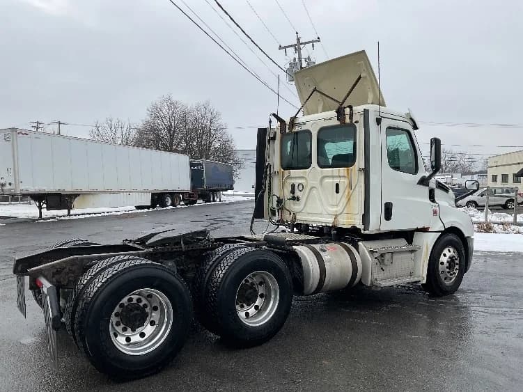 2018 Freightliner Cascadia in Albany, NY — photo 7
