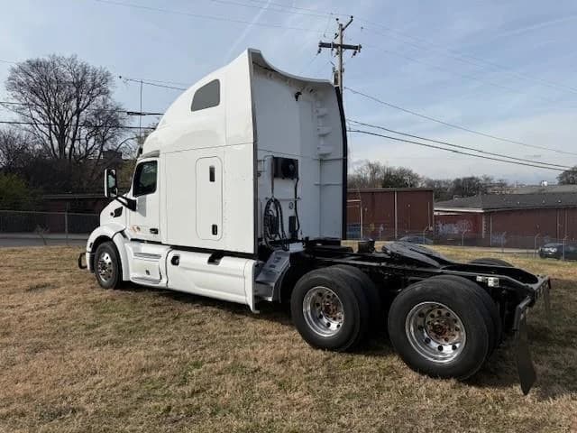 2022 Peterbilt 579 in Nashville, TN — photo 3
