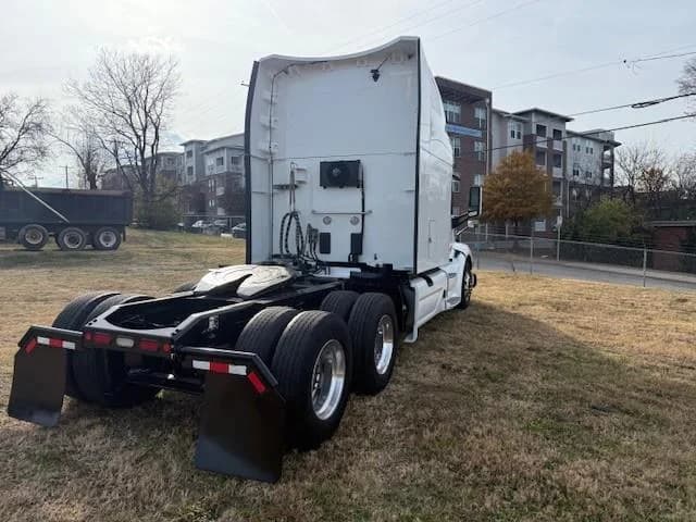 2022 Peterbilt 579 in Nashville, TN — photo 4