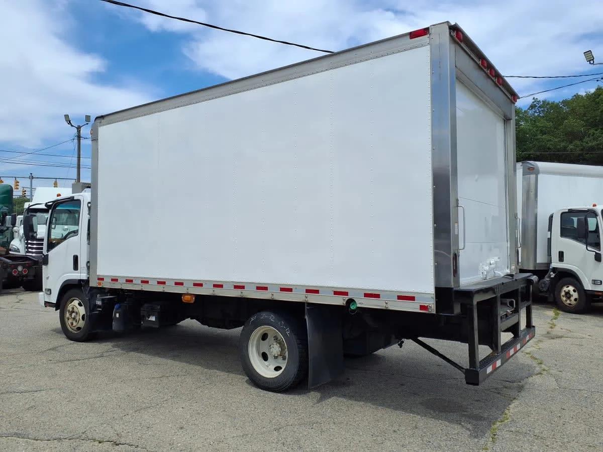 2018 Isuzu NRR in Warwick, RI — photo 6