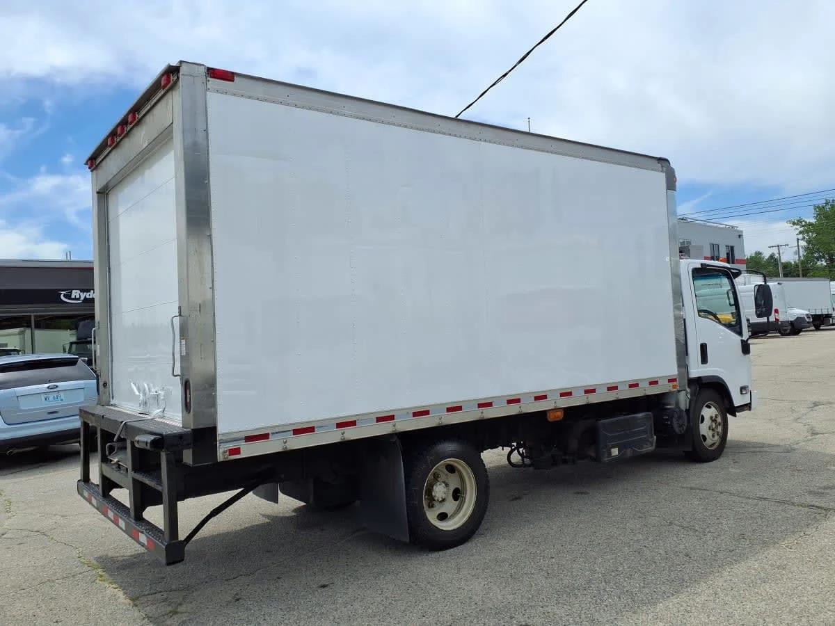 2018 Isuzu NRR in Warwick, RI — photo 4