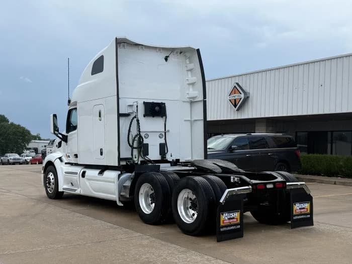 2022 Peterbilt 579 in Lowell, AR — photo 4