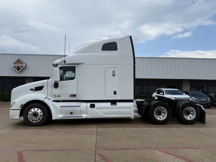 2022 Peterbilt 579 in Lowell, AR — photo 3
