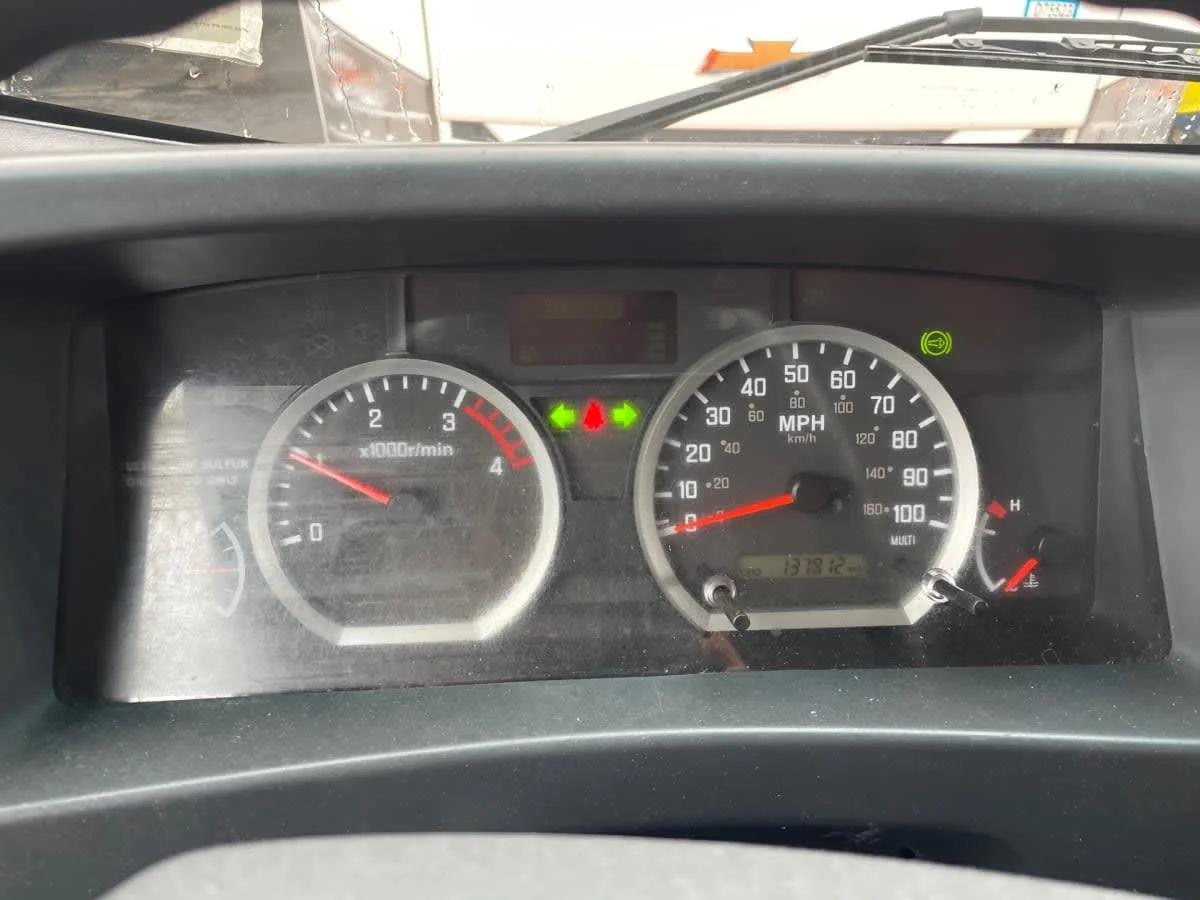 2019 Isuzu NQR in Farmingdale, NY — photo 10