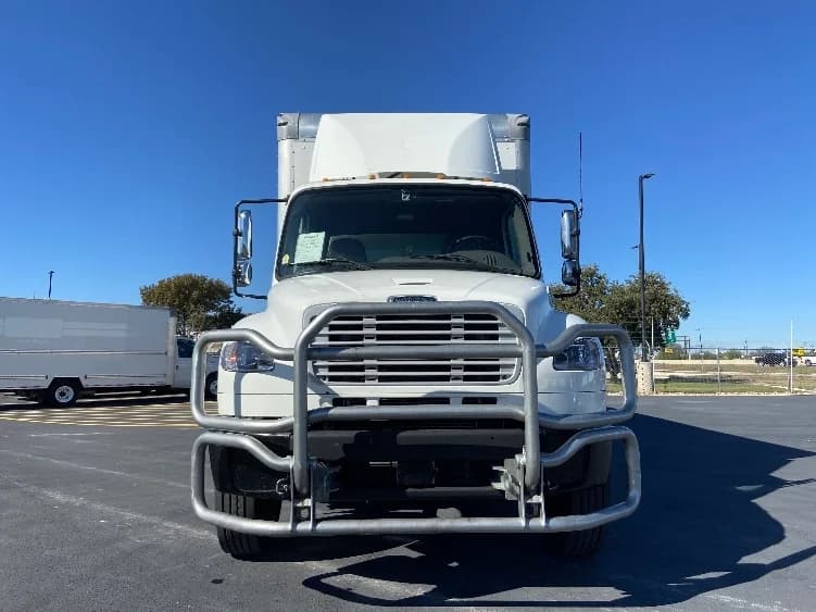 2021 Freightliner M2 106 in San Antonio, TX — photo 2