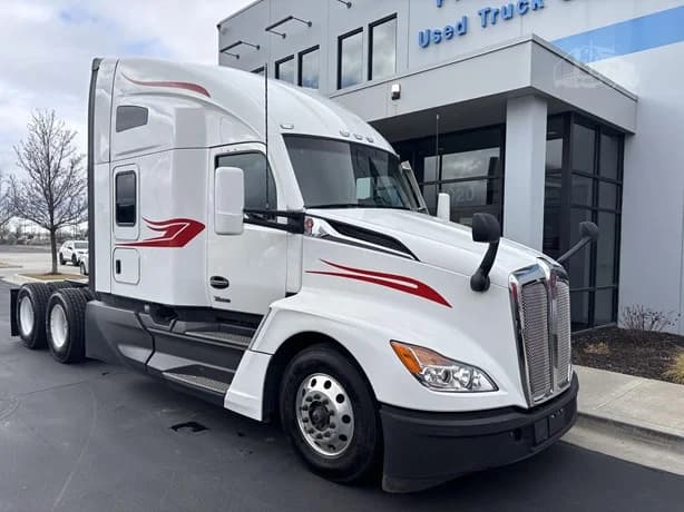 2023 Kenworth T680 in Salt Lake City, UT — photo 3