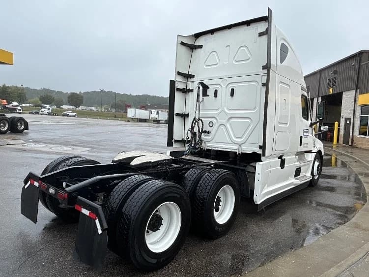 2022 Freightliner Cascadia in Ashland, VA — photo 7
