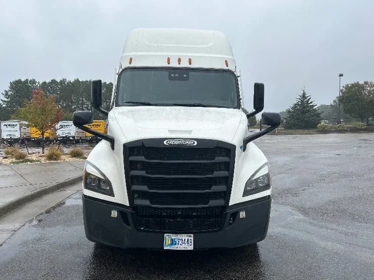 2022 Freightliner Cascadia in Ashland, VA — photo 2