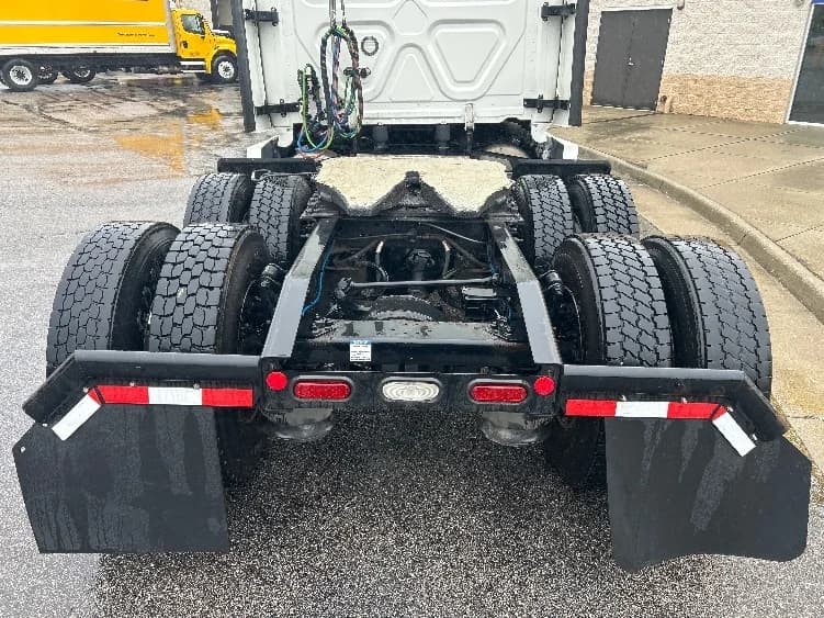 2022 Freightliner Cascadia in Ashland, VA — photo 6