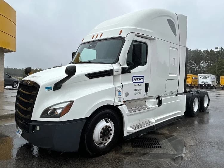 2022 Freightliner Cascadia in Ashland, VA — photo 3